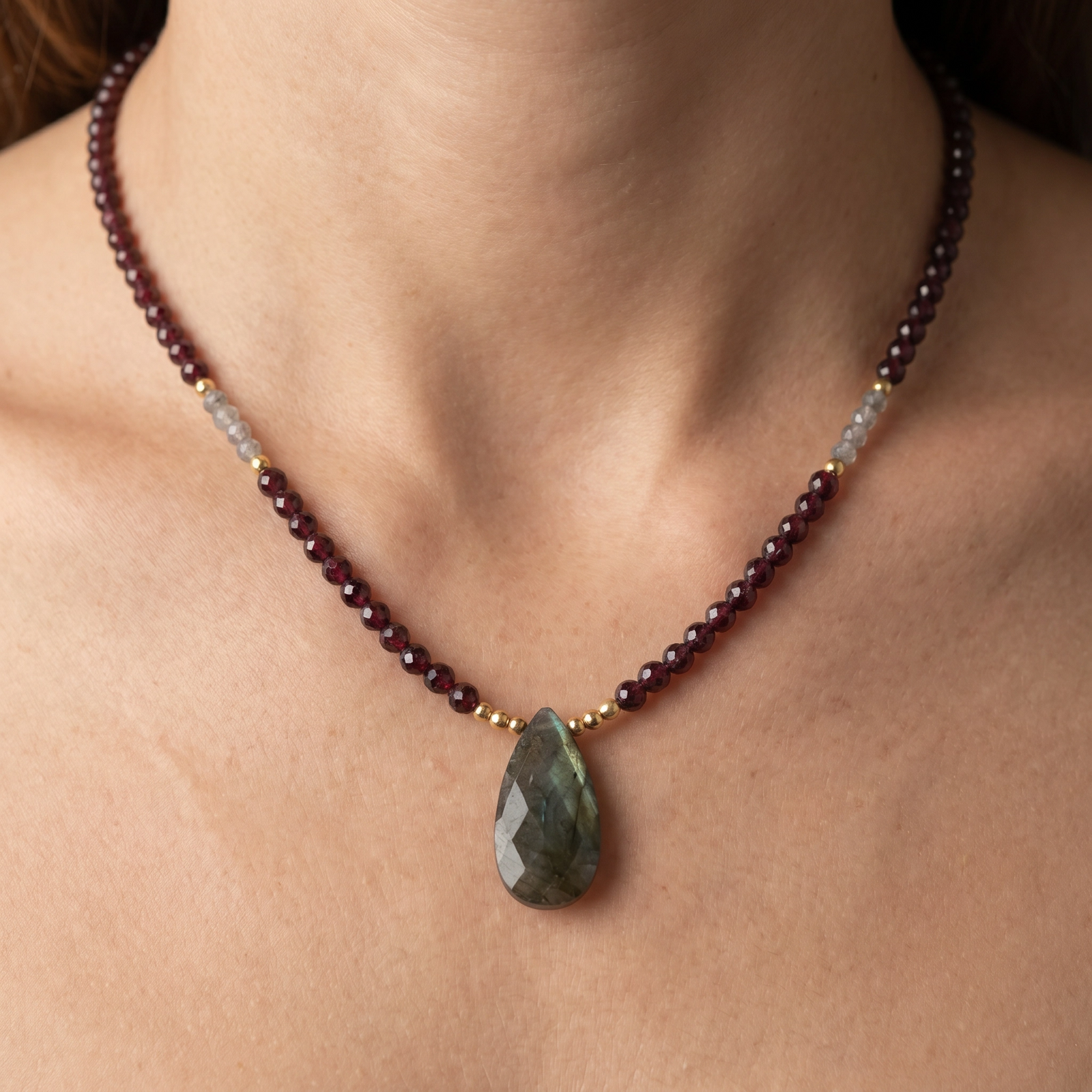 Collar de granates
