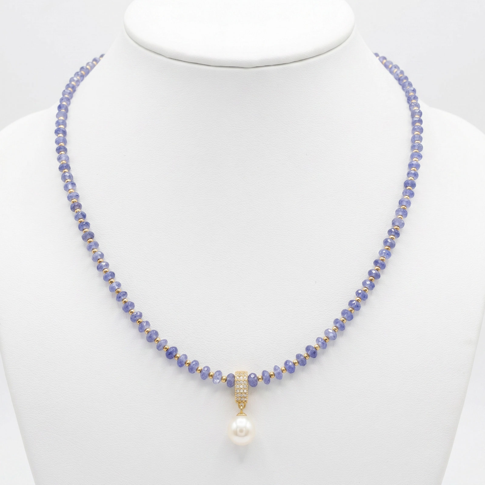 Collar de tanzanitas